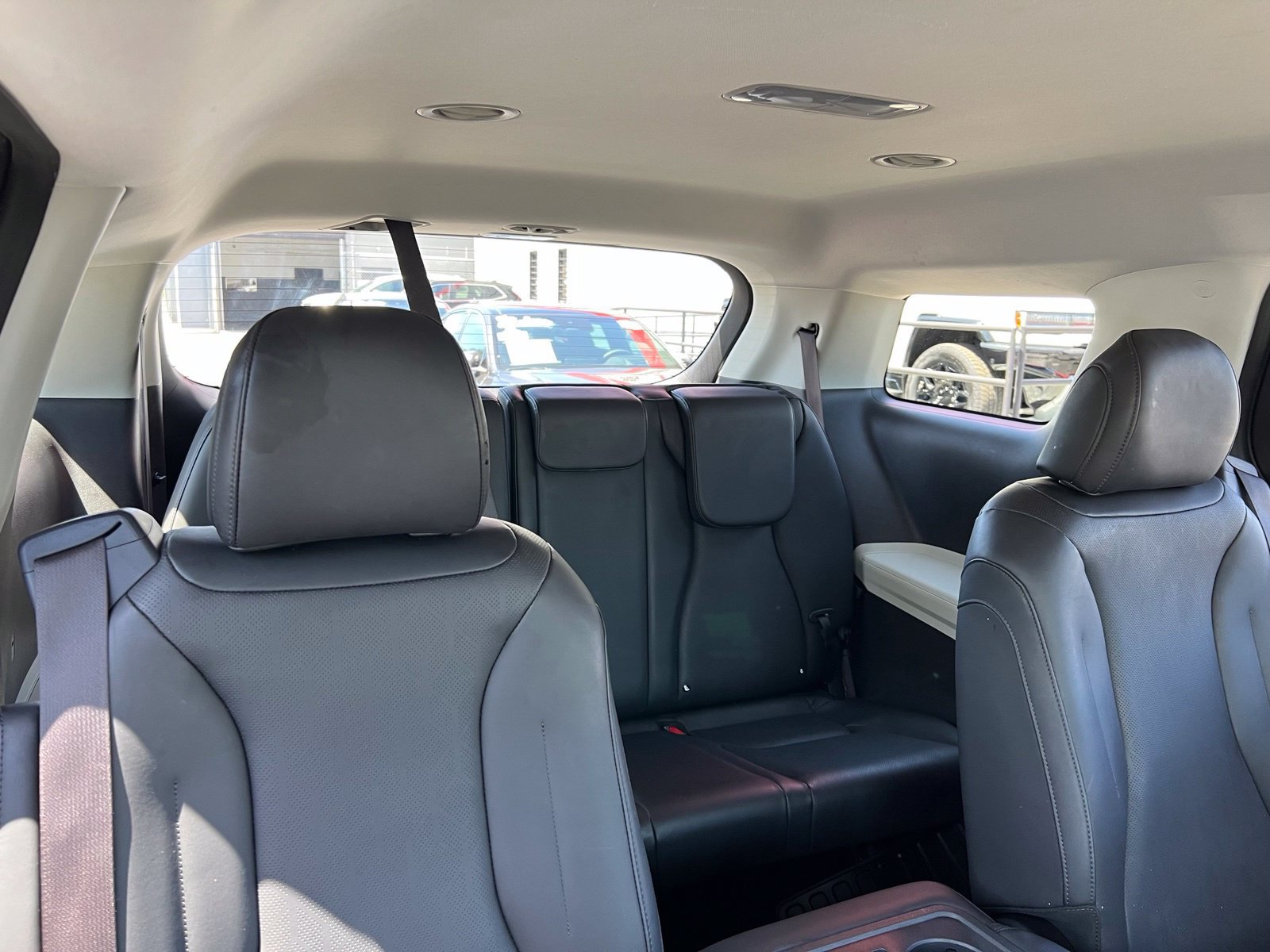 Used 2024 Kia Carnival LX FWD image 63
