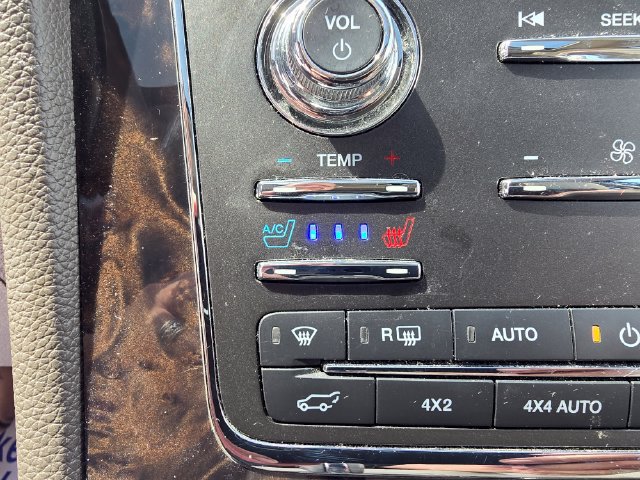 Used 2017 Lincoln Navigator Select AWD/4WD image 27