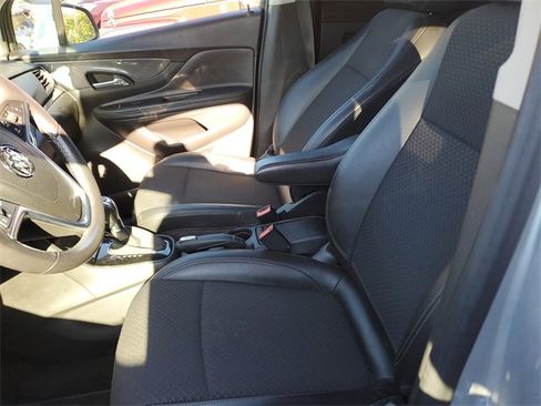 Used 2022 Buick Encore Preferred image 23