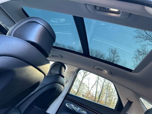 Used 2024 Genesis GV70 2.5T w/ Advanced Package image 28