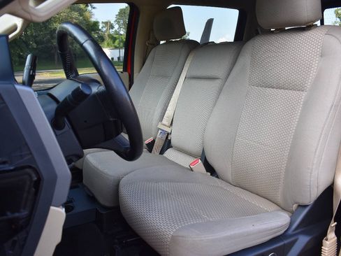 Used 2016 Ford F150 XLT w/ Equipment Group 302A Luxury AWD/4WD image 12