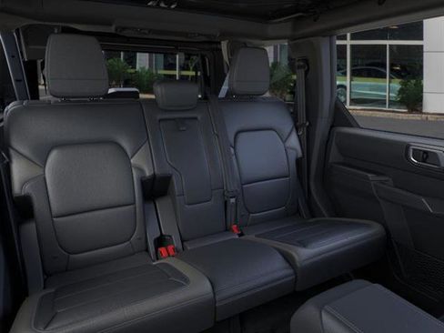New 2025 Ford Bronco Outer Banks w/ Sasquatch Package image 11