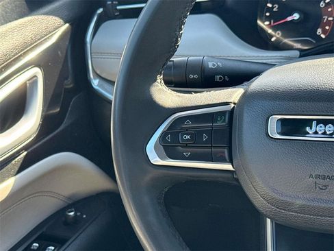 Used 2023 Jeep Compass Limited image 14