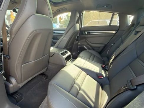 Used 2023 Porsche Panamera 4 Platinum Edition image 9
