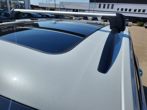 New 2026 Volkswagen Atlas SE image 9