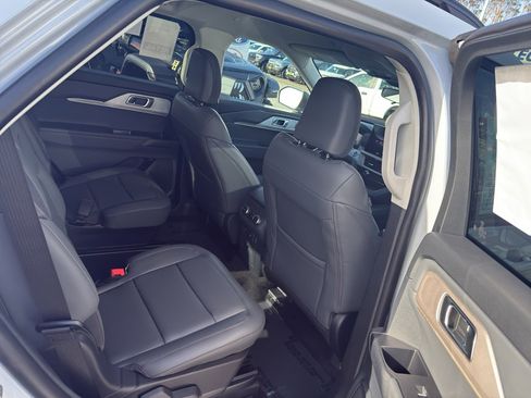 New 2026 Ford Explorer Active w/ Active Comfort Package image 36