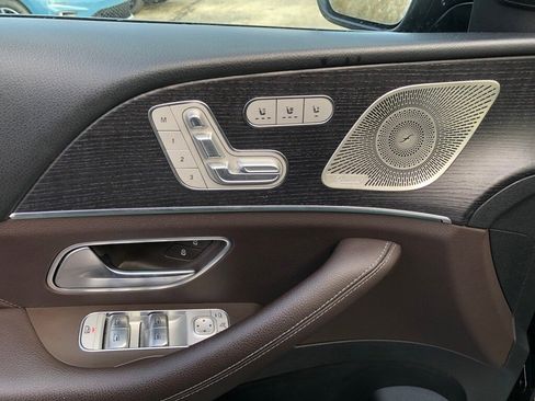 Certified 2022 Mercedes-Benz GLS 450 4MATIC image 11