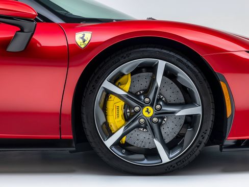 Certified 2025 Ferrari SF90 Spider AWD/4WD image 9