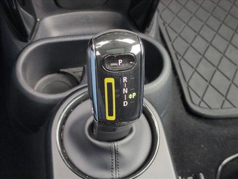 Used 2024 MINI Cooper SE image 12