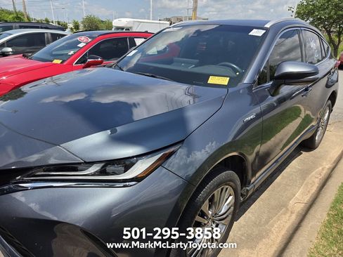 Used 2021 Toyota Venza XLE AWD/4WD image 4