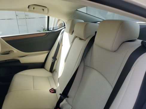 Used 2024 Lexus ES 350 w/ Premium Package image 13