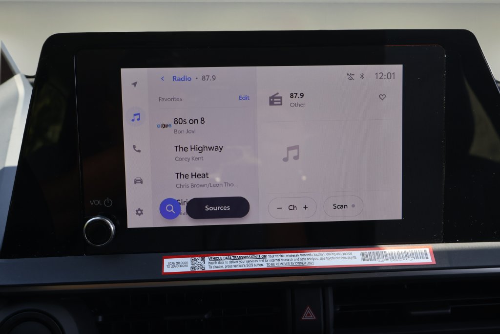 Certified 2026 Toyota Prius FWD image 22