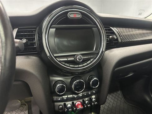 Used 2018 MINI Cooper S FWD image 22