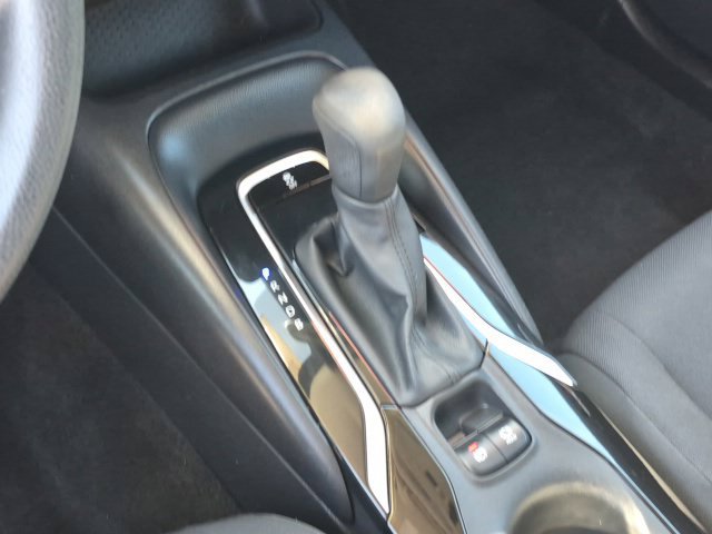 Used 2020 Toyota Corolla LE w/ Carpet Mat Package (TMS) FWD image 12