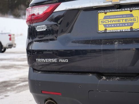 Used 2020 Chevrolet Traverse LT w/ Driver Confidence II Package image 10