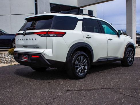 Used 2024 Nissan Pathfinder SV AWD/4WD image 6