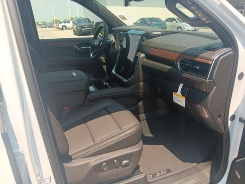 New 2026 GMC Yukon Denali w/ Advanced Technology Package AWD/4WD image 18