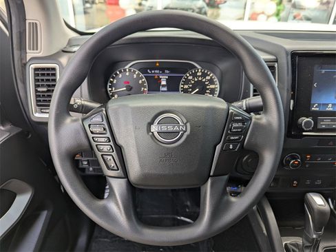 Used 2022 Nissan Frontier SV w/ Technology Package image 19