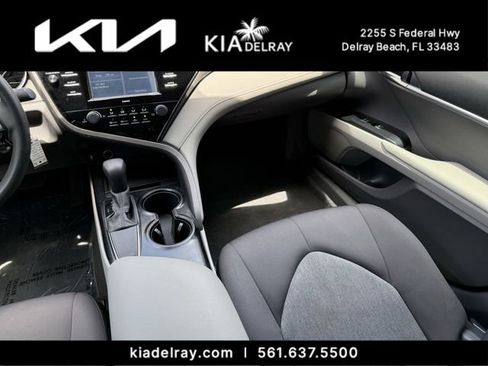 Used 2020 Toyota Camry LE FWD image 14