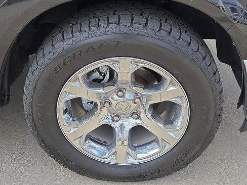 Used 2017 RAM 1500 Laramie w/ Convenience Group image 7