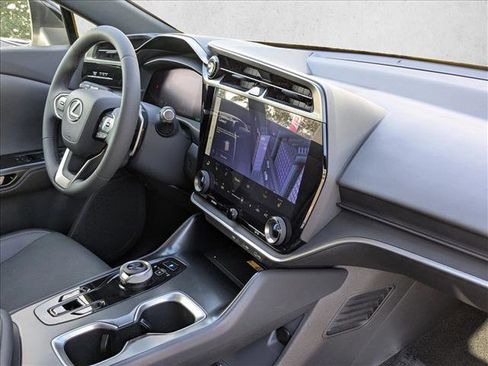 Used 2025 Lexus RZ 300e image 20