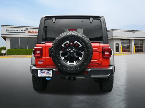 Used 2025 Jeep Wrangler Unlimited Rubicon 4xe w/ Safety Group AWD/4WD image 4