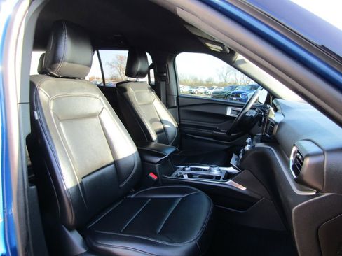 Used 2020 Ford Explorer XLT w/ Equipment Group 202A image 32