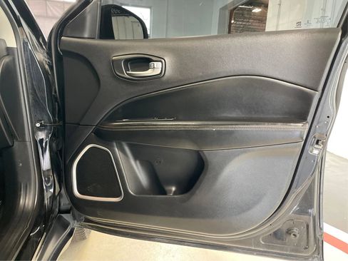 Used 2018 Jeep Compass Limited w/ Navigation Group image 26