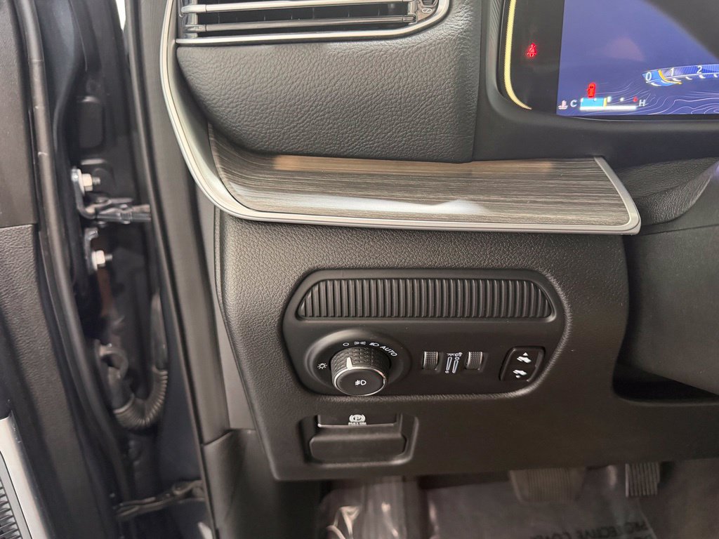 Used 2024 Jeep Wagoneer Series II AWD/4WD image 17