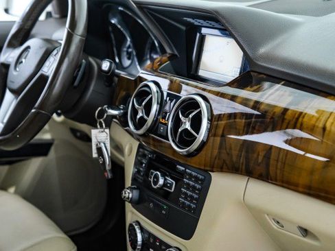 Used 2013 Mercedes-Benz GLK 350 2WD image 19
