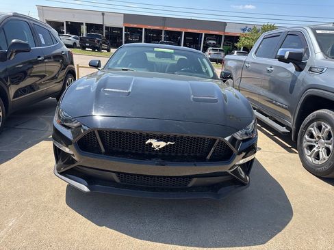 Used 2019 Ford Mustang GT image 2