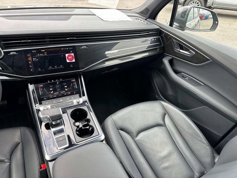 Used 2025 Audi Q7 3.0T Premium Plus image 21