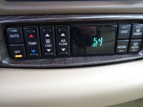 Used 2005 Buick Le Sabre Limited w/ Celebration Edition Package FWD image 23