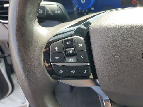 Certified 2022 Ford Explorer Platinum w/ Equipment Group 601A image 22