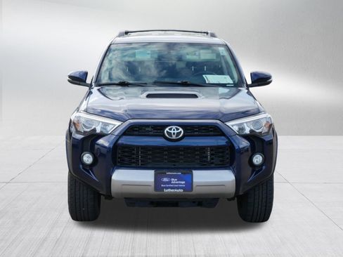 Used 2018 Toyota 4Runner TRD Off-Road Premium AWD/4WD image 2