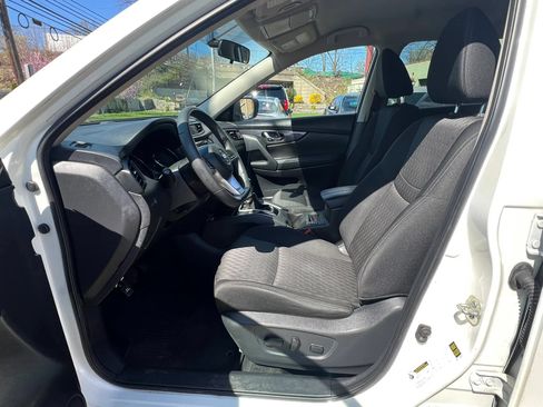 Used 2017 Nissan Rogue SV AWD/4WD image 27