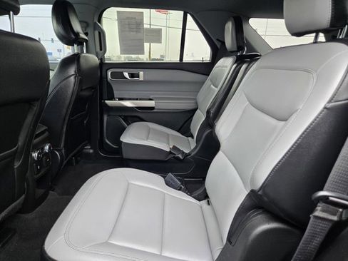 Used 2021 Ford Explorer XLT w/ Equipment Group 202A image 28