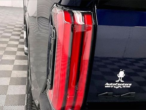 Used 2022 Toyota Tundra Platinum image 32