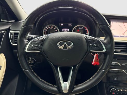 Used 2017 INFINITI QX30 Premium w/ Navigation Package FWD image 19