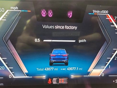 Used 2024 BMW X7 xDrive40i w/ Executive Package image 43