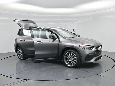 Used 2022 Mercedes-Benz GLA 250 4MATIC image 39
