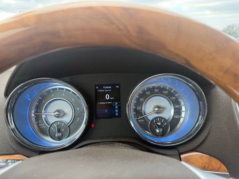 Used 2012 Chrysler 300 C image 12