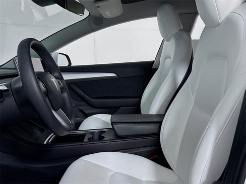 Used 2022 Tesla Model 3 image 11