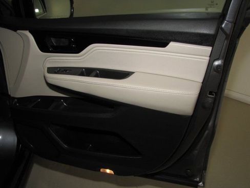 Used 2025 Honda Odyssey Elite image 19