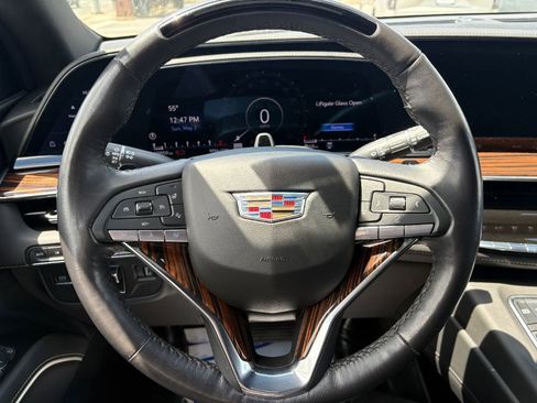 Used 2023 Cadillac Escalade Premium Luxury w/ Performance Package AWD/4WD image 16
