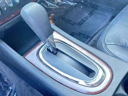 Used 2011 Chevrolet Impala LT w/ Luxury Edition Package FWD image 20