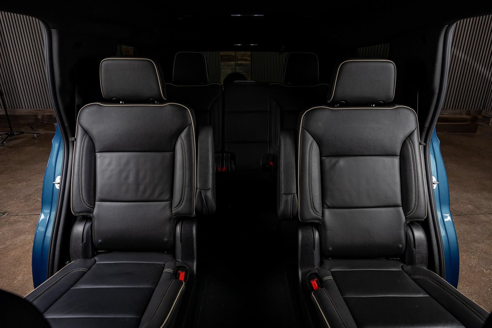 Used 2025 Chevrolet Tahoe Premier AWD/4WD image 31