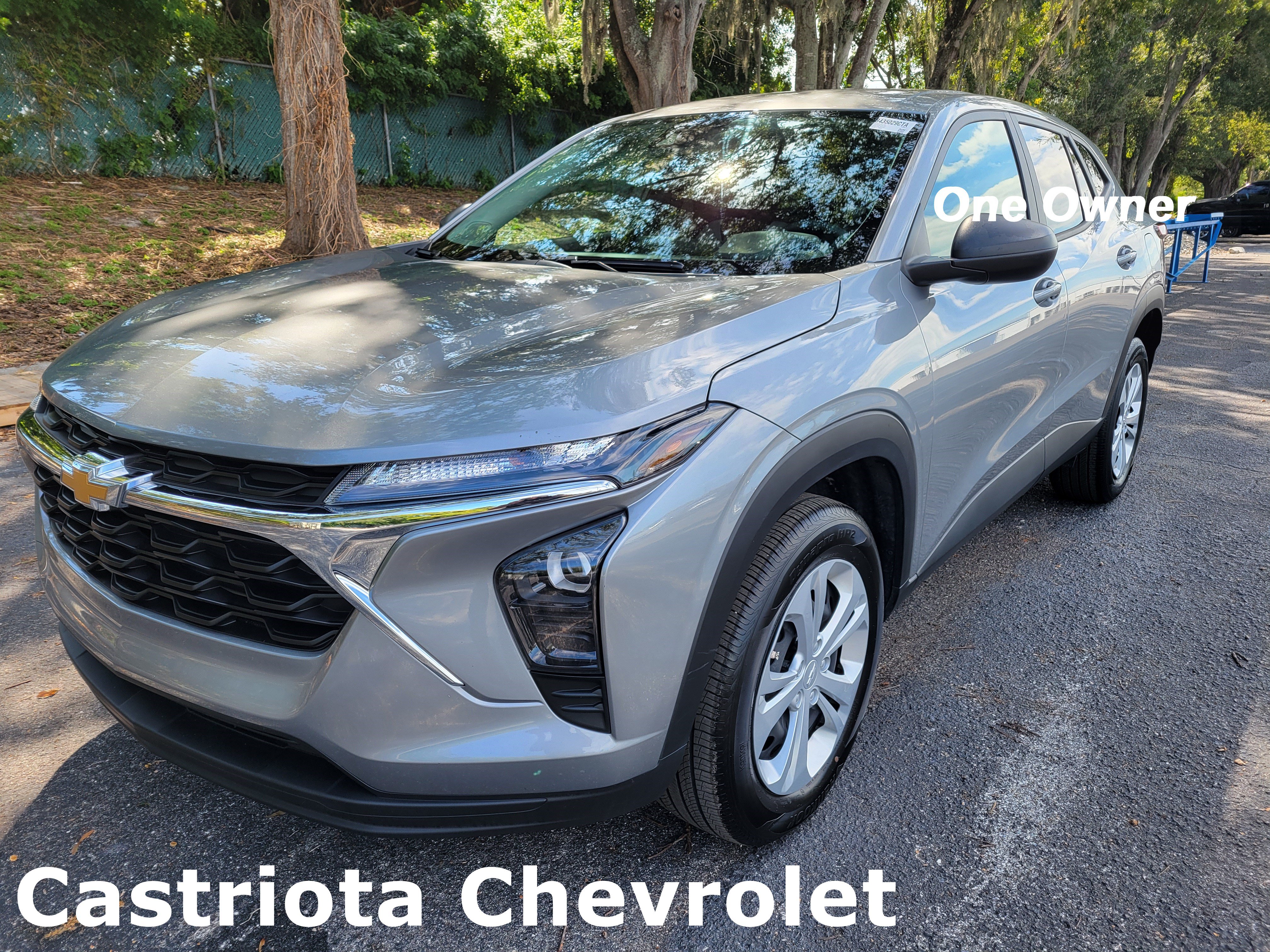 Certified 2024 Chevrolet Trax LS w/ Driver Confidence Package FWD image 1