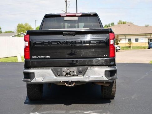 Used 2022 Chevrolet Silverado 1500 LT w/ Leather Package AWD/4WD image 5