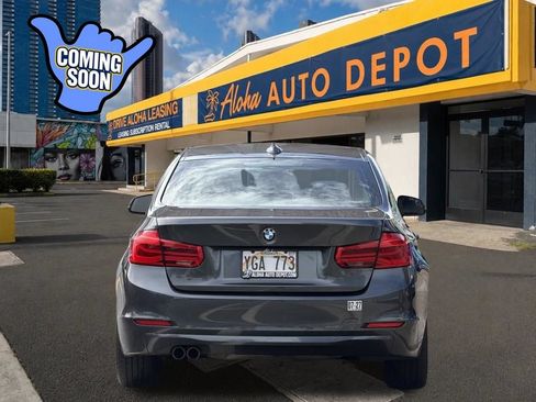 Used 2017 BMW 330i xDrive Sedan AWD/4WD image 4